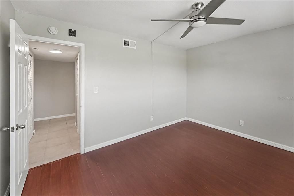 En Venta: $129,999 (2 camas, 1 baños, 975 Pies cuadrados)