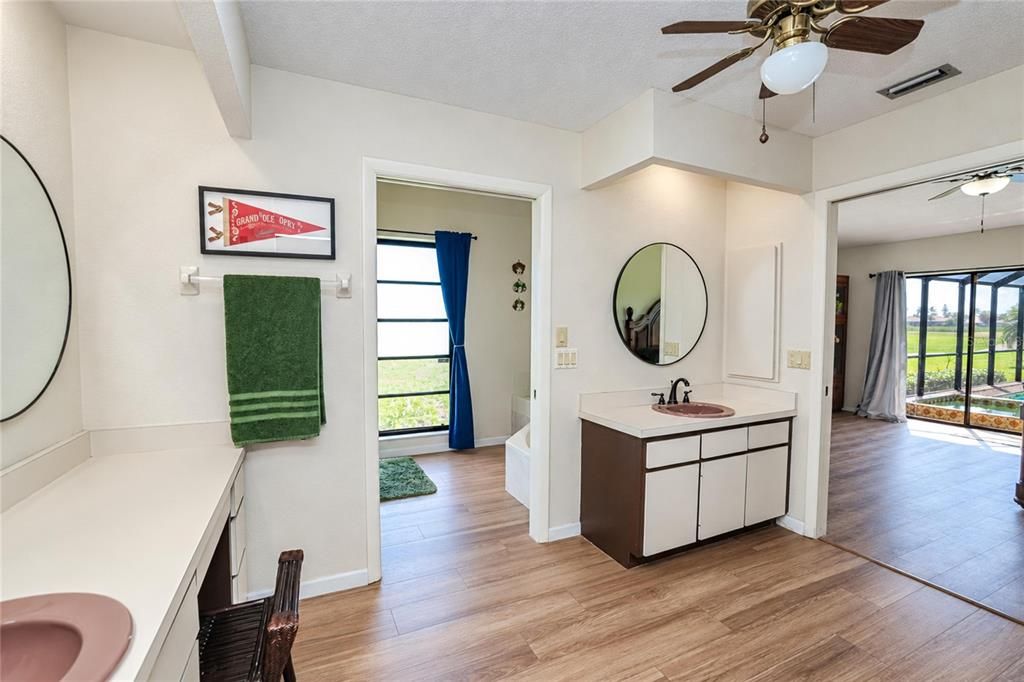 En Venta: $466,000 (3 camas, 2 baños, 2062 Pies cuadrados)