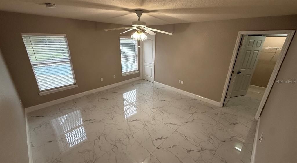 For Rent: $3,500 (5 beds, 4 baths, 2410 Square Feet)