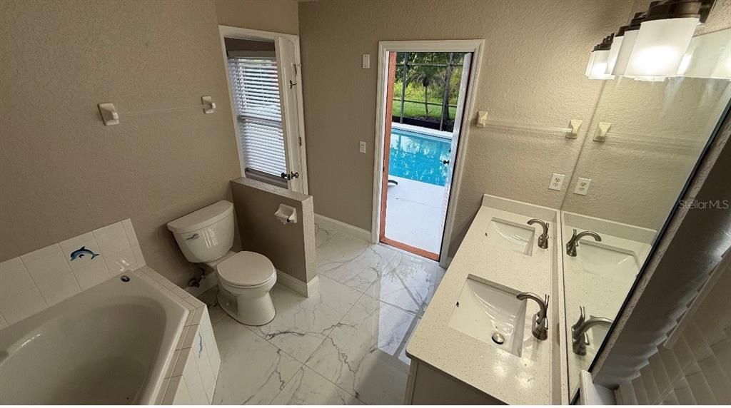 For Rent: $3,500 (5 beds, 4 baths, 2410 Square Feet)