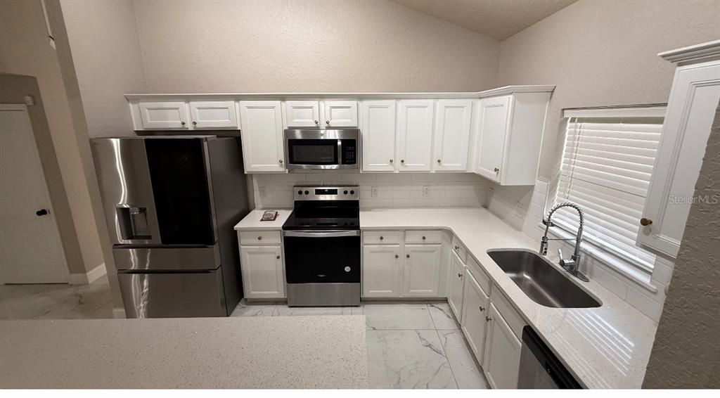 For Rent: $3,500 (5 beds, 4 baths, 2410 Square Feet)