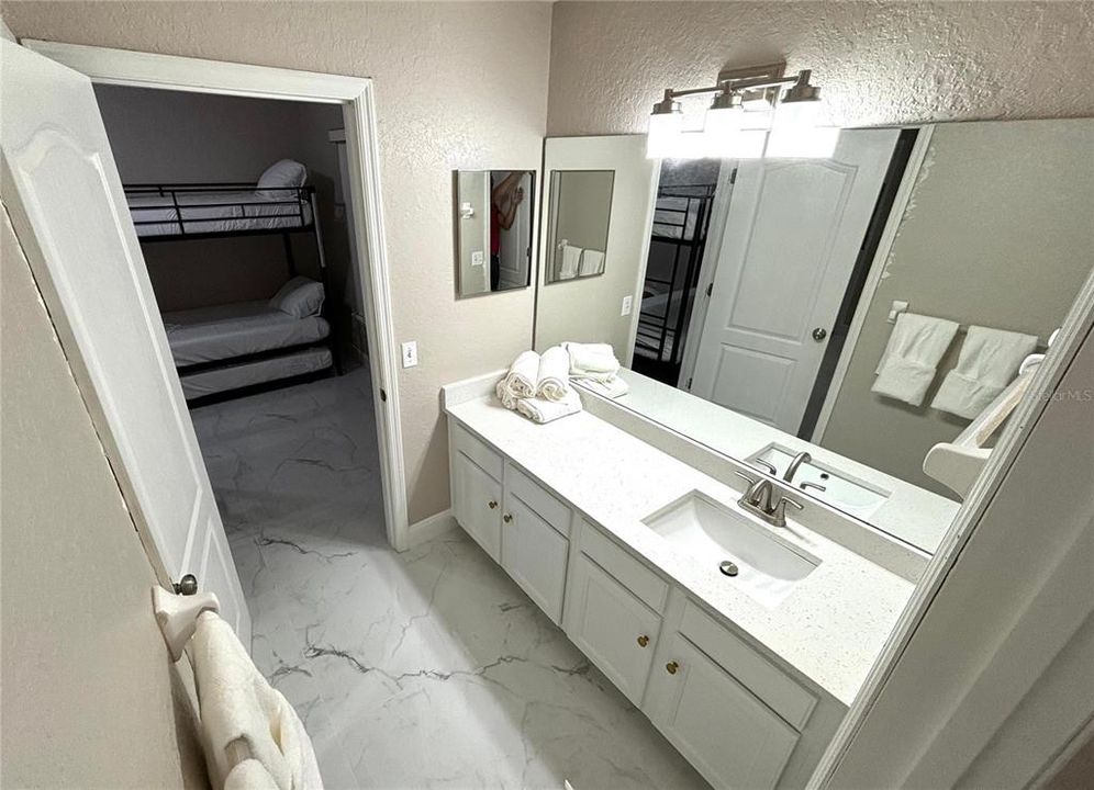 For Rent: $3,500 (5 beds, 4 baths, 2410 Square Feet)