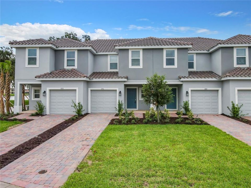 For Rent: $2,050 (3 beds, 2 baths, 1365 Square Feet)