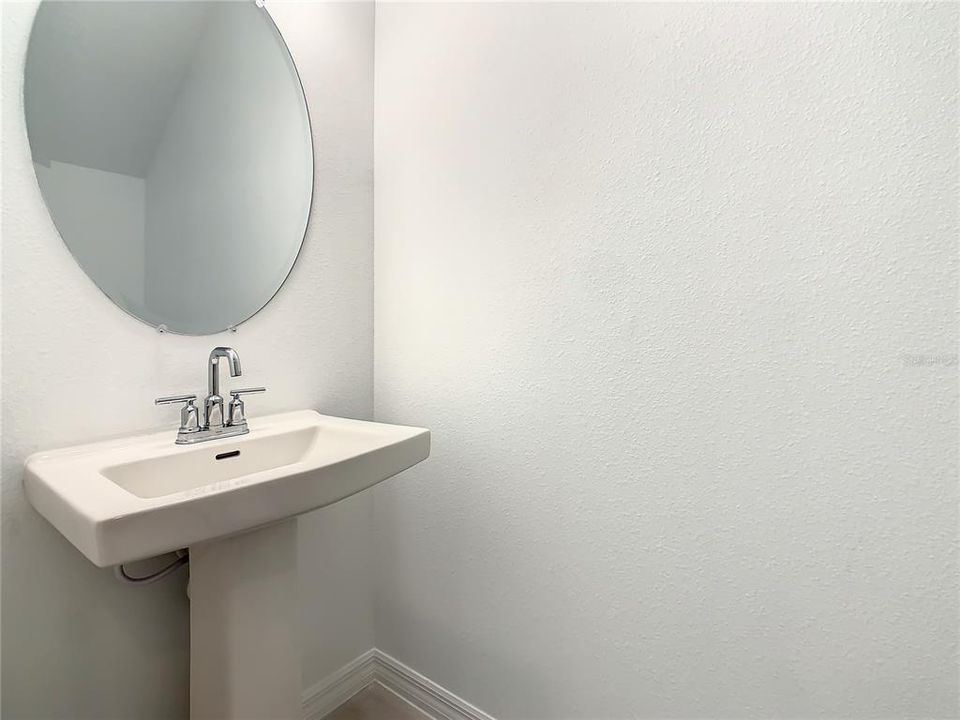 For Rent: $2,050 (3 beds, 2 baths, 1365 Square Feet)