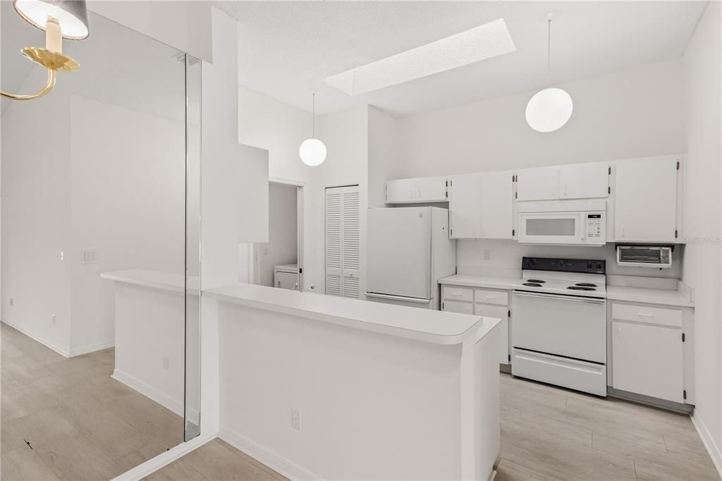 For Sale: $184,000 (2 beds, 2 baths, 1125 Square Feet)