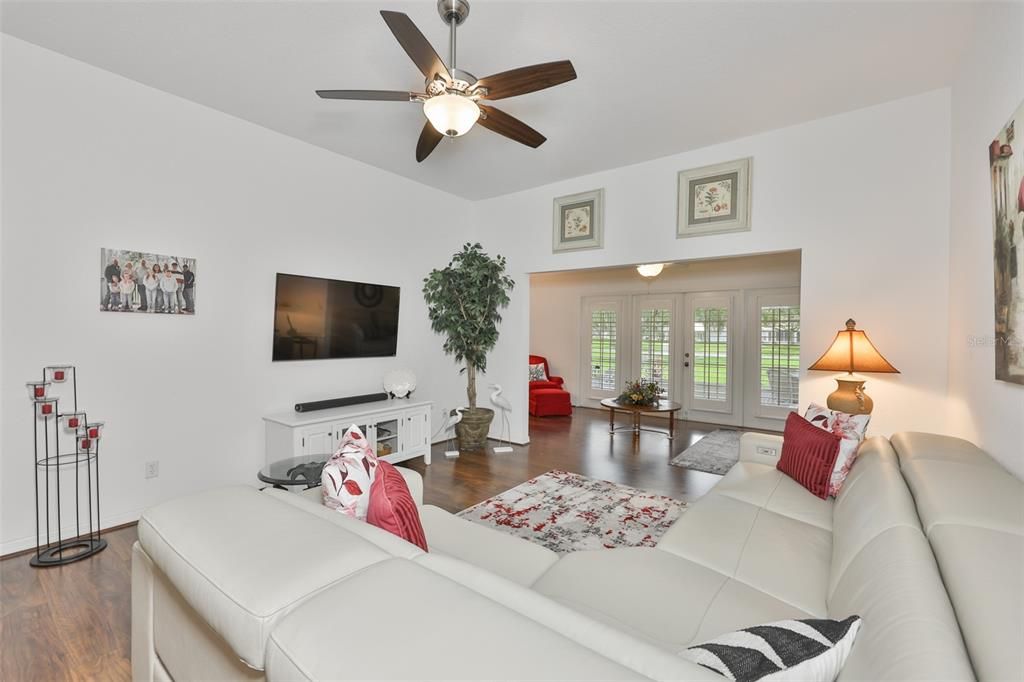 For Sale: $286,000 (2 beds, 2 baths, 1855 Square Feet)