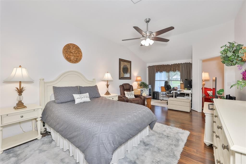 For Sale: $286,000 (2 beds, 2 baths, 1855 Square Feet)