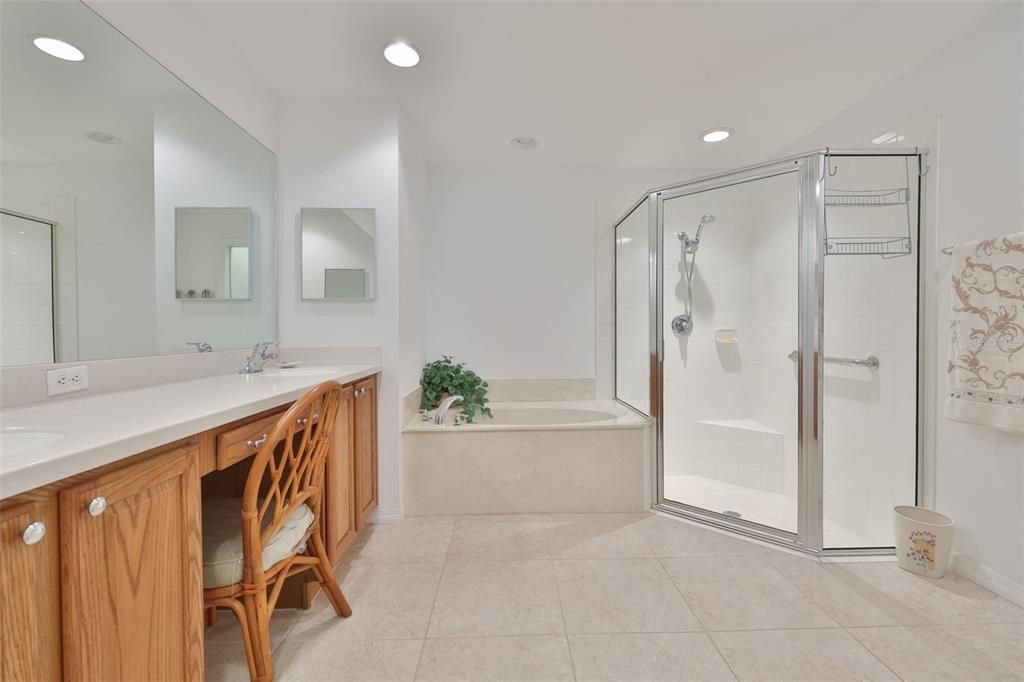 For Sale: $286,000 (2 beds, 2 baths, 1855 Square Feet)