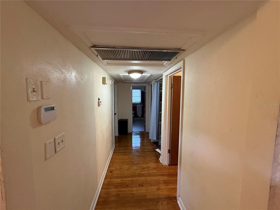 En Venta: $525,000 (4 camas, 3 baños, 2200 Pies cuadrados)
