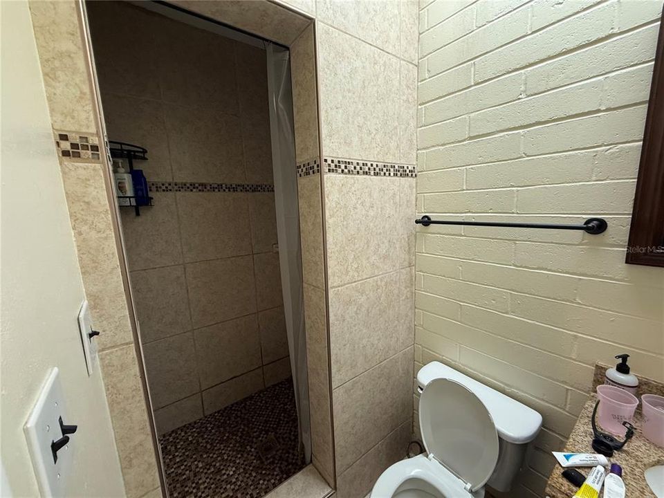 En Venta: $525,000 (4 camas, 3 baños, 2200 Pies cuadrados)