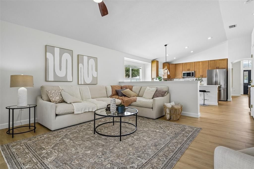 En Venta: $499,999 (5 camas, 2 baños, 2206 Pies cuadrados)