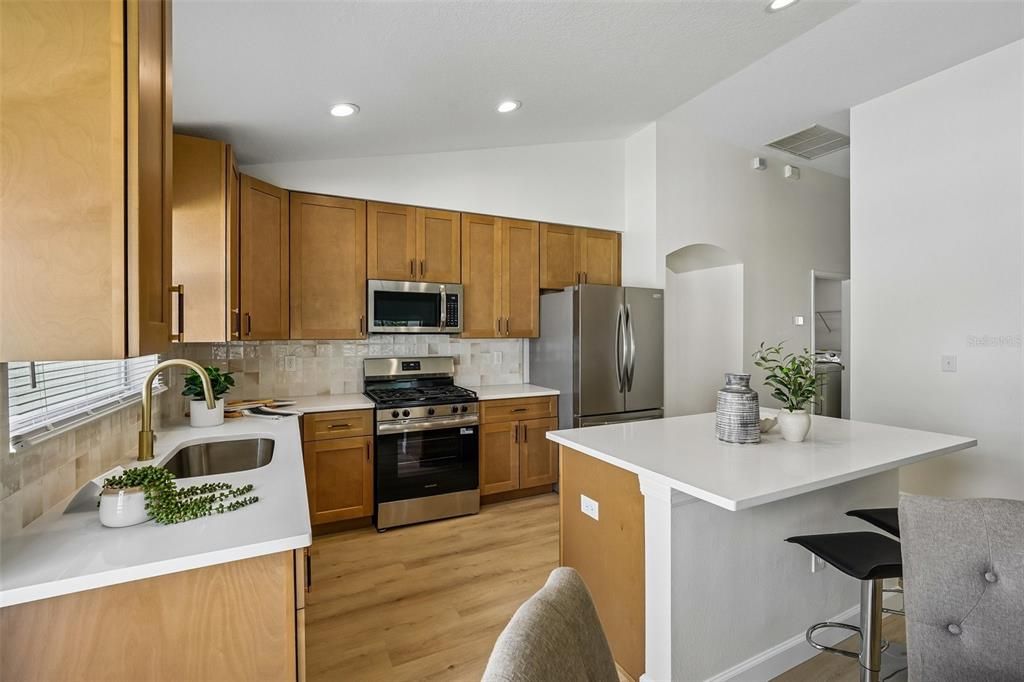 En Venta: $499,999 (5 camas, 2 baños, 2206 Pies cuadrados)