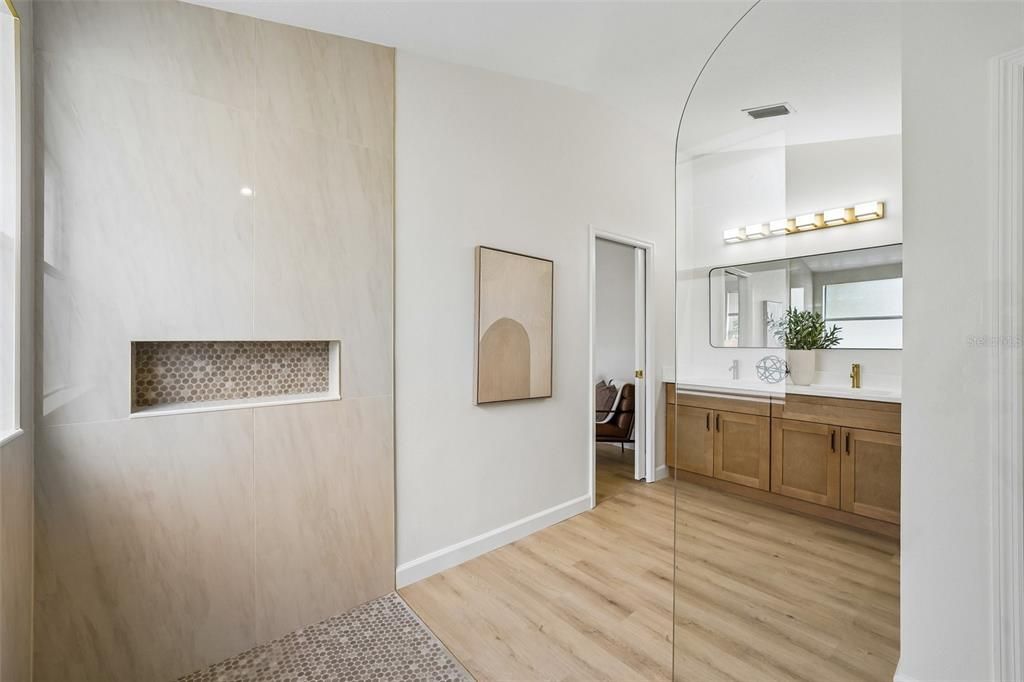 En Venta: $499,999 (5 camas, 2 baños, 2206 Pies cuadrados)