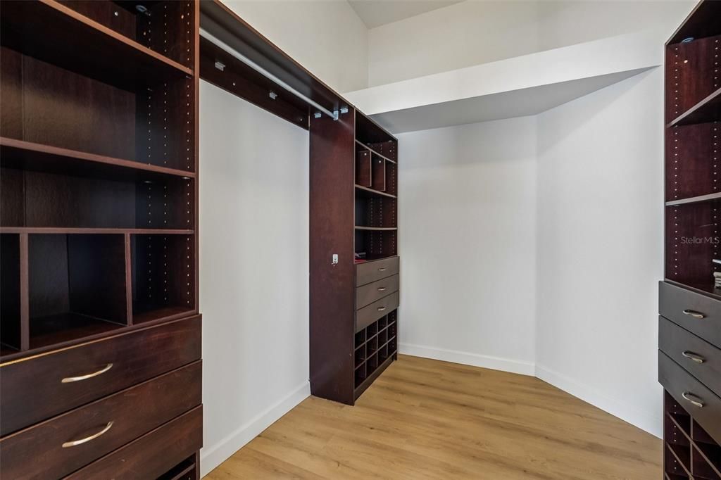 En Venta: $499,999 (5 camas, 2 baños, 2206 Pies cuadrados)