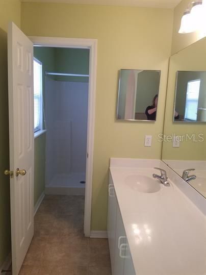 For Rent: $1,900 (4 beds, 2 baths, 2215 Square Feet)