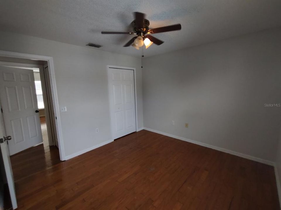 For Rent: $1,900 (4 beds, 2 baths, 2215 Square Feet)