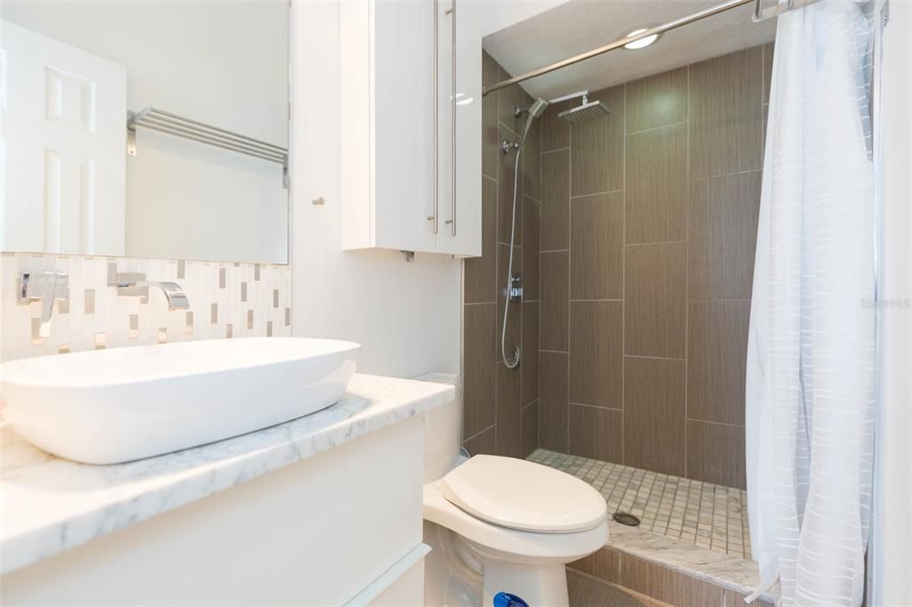 En Venta: $495,900 (4 camas, 3 baños, 1832 Pies cuadrados)