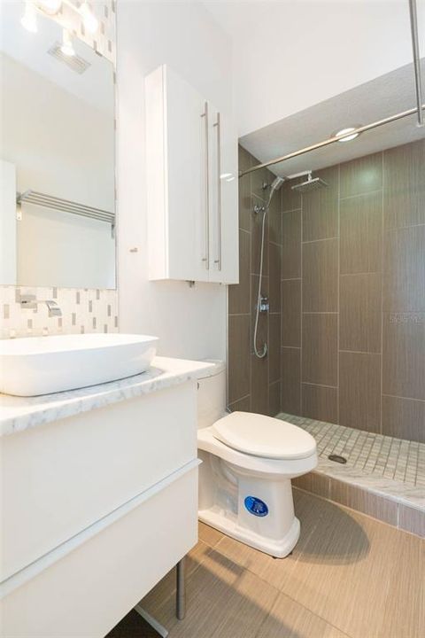 En Venta: $495,900 (4 camas, 3 baños, 1832 Pies cuadrados)