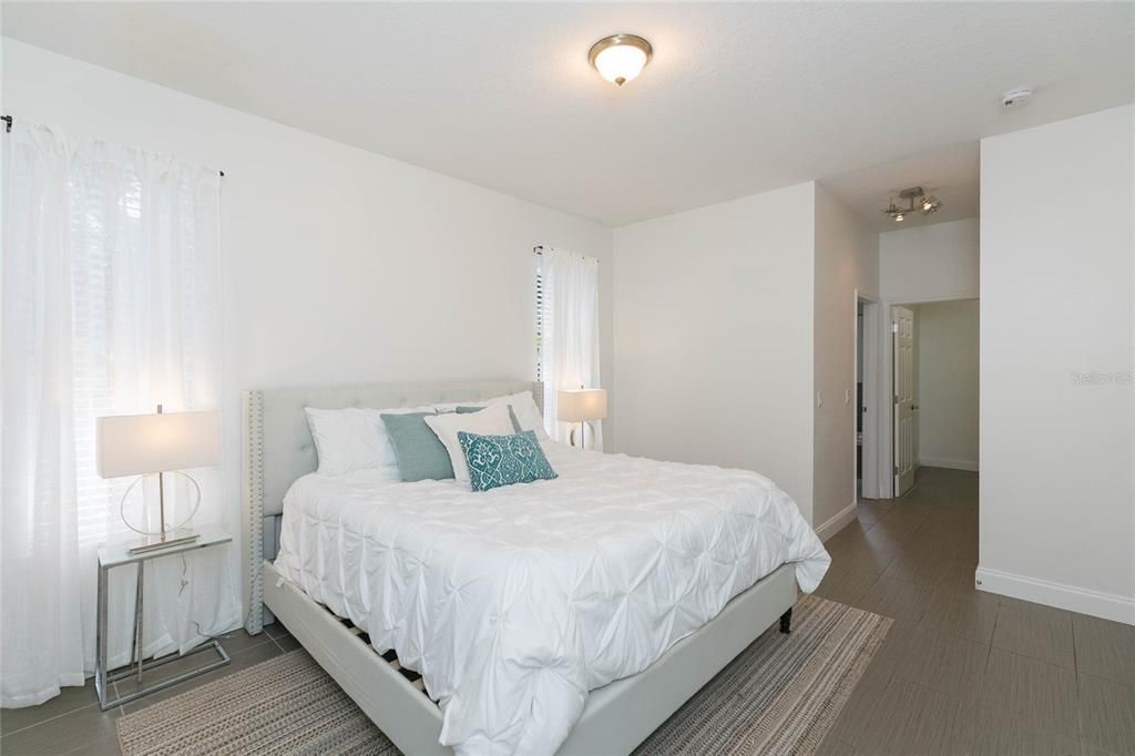 En Venta: $495,900 (4 camas, 3 baños, 1832 Pies cuadrados)