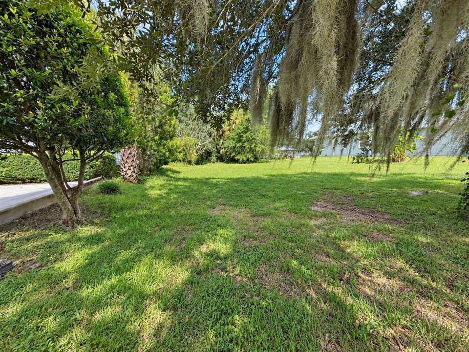 На продажу: $274,900 (0.35 acres)