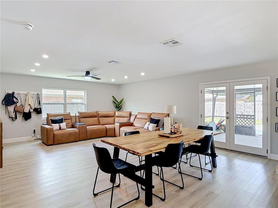 For Rent: $2,600 (3 beds, 2 baths, 1694 Square Feet)