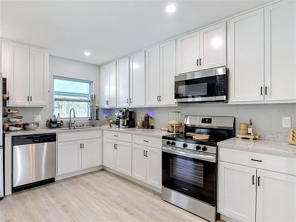 For Rent: $2,600 (3 beds, 2 baths, 1694 Square Feet)