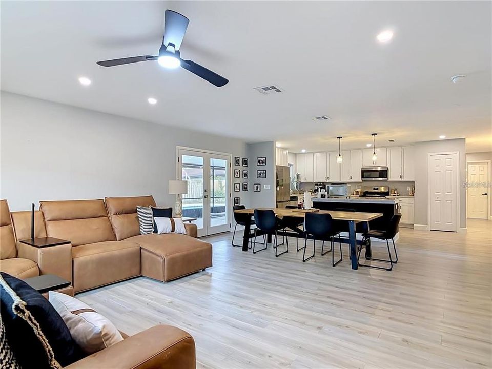 For Rent: $2,600 (3 beds, 2 baths, 1694 Square Feet)