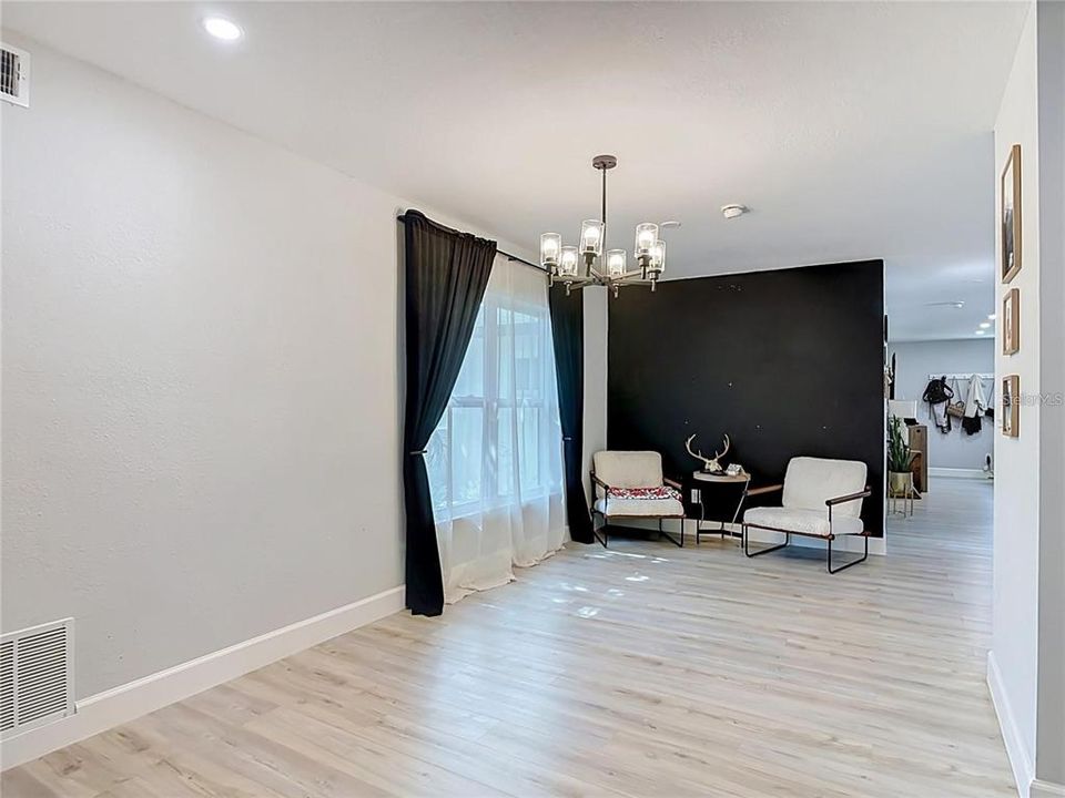 For Rent: $2,600 (3 beds, 2 baths, 1694 Square Feet)