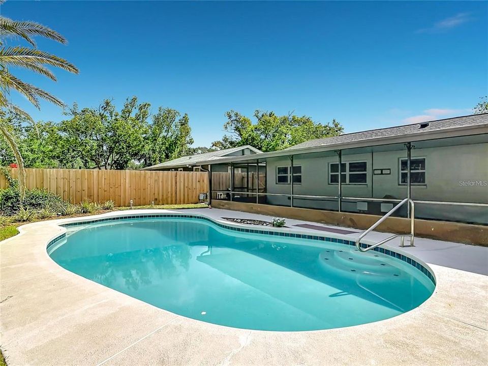 For Rent: $2,600 (3 beds, 2 baths, 1694 Square Feet)