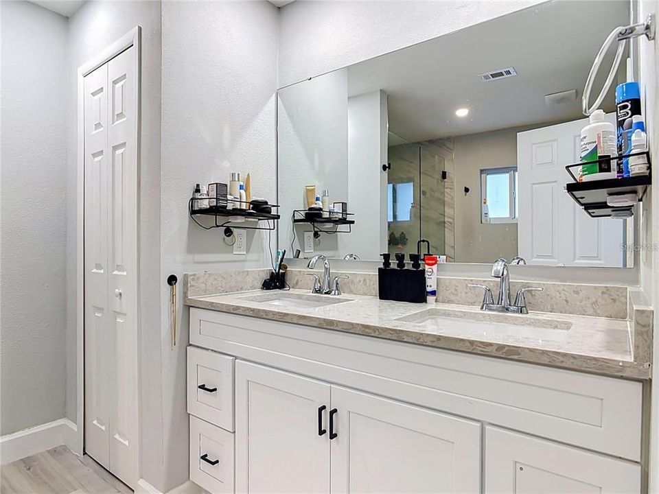 For Rent: $2,600 (3 beds, 2 baths, 1694 Square Feet)