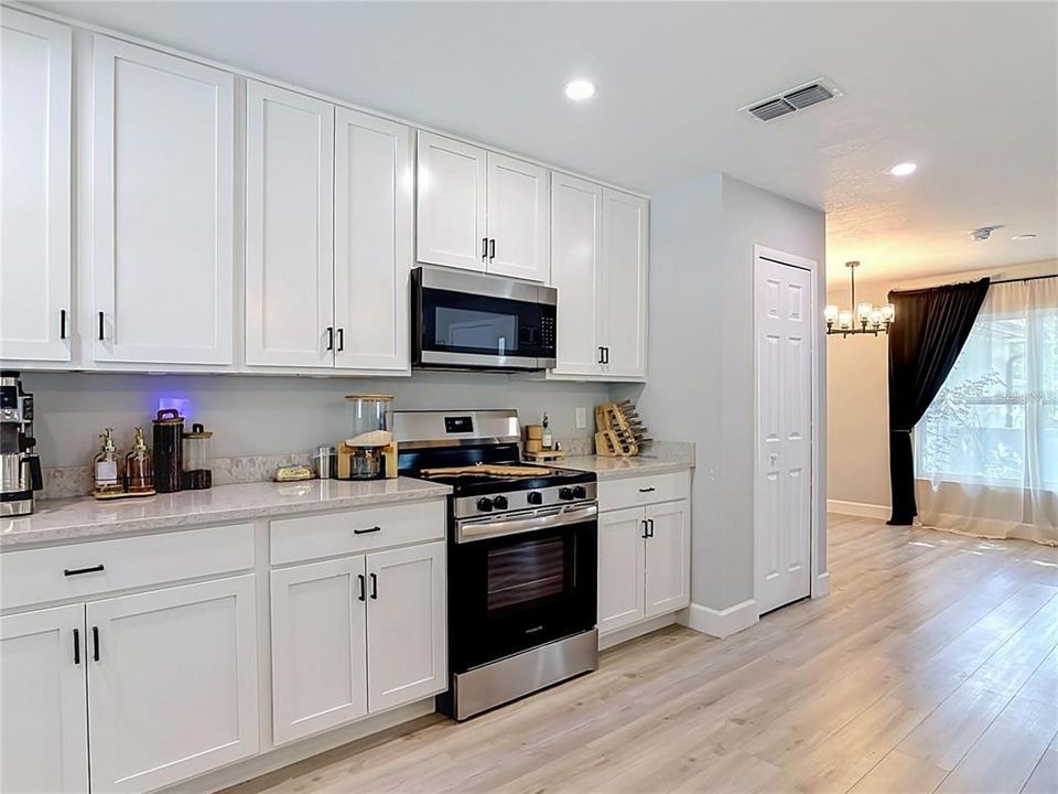 For Rent: $2,600 (3 beds, 2 baths, 1694 Square Feet)