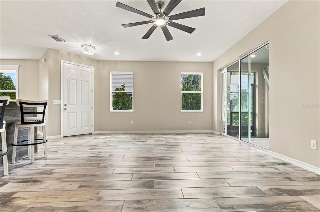 For Rent: $2,600 (3 beds, 2 baths, 1780 Square Feet)