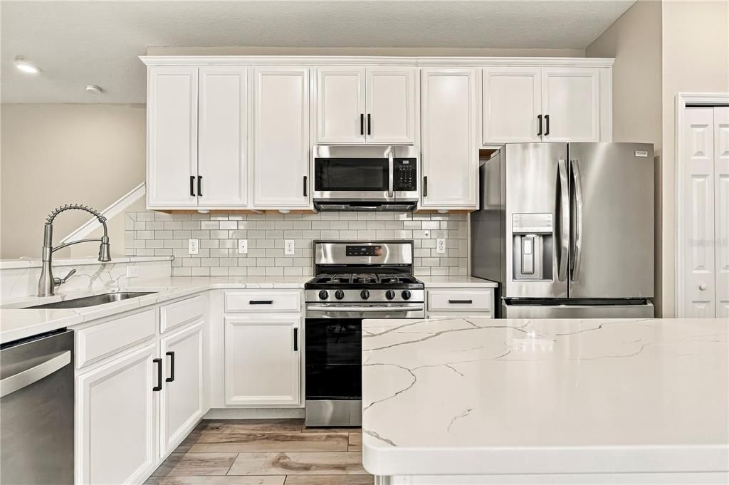 For Rent: $2,600 (3 beds, 2 baths, 1780 Square Feet)