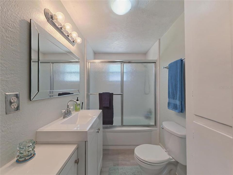 For Sale: $375,000 (3 beds, 2 baths, 1469 Square Feet)
