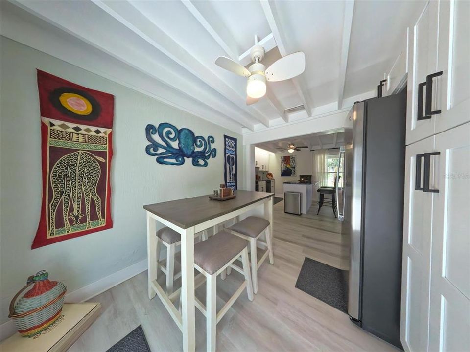 For Sale: $375,000 (3 beds, 2 baths, 1469 Square Feet)