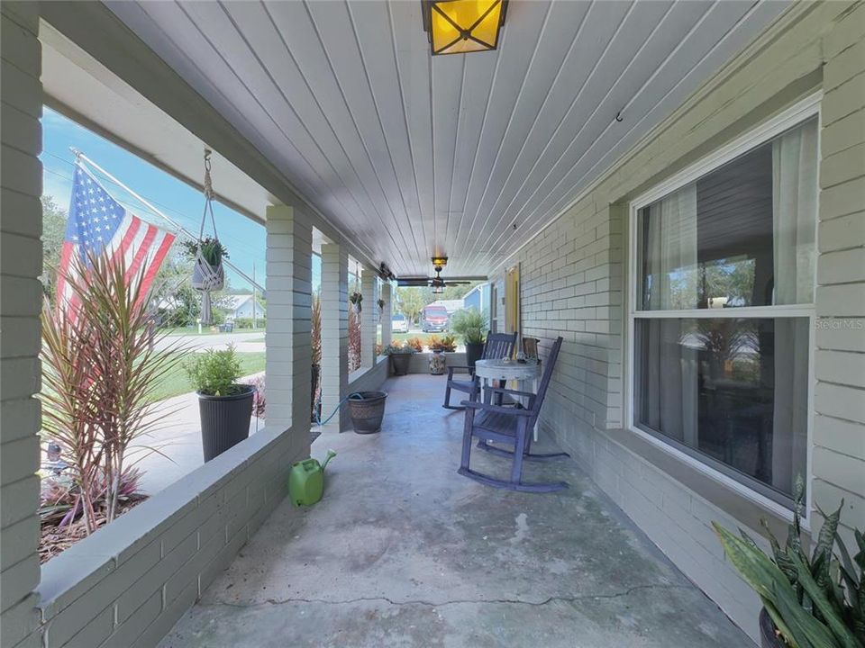 For Sale: $375,000 (3 beds, 2 baths, 1469 Square Feet)
