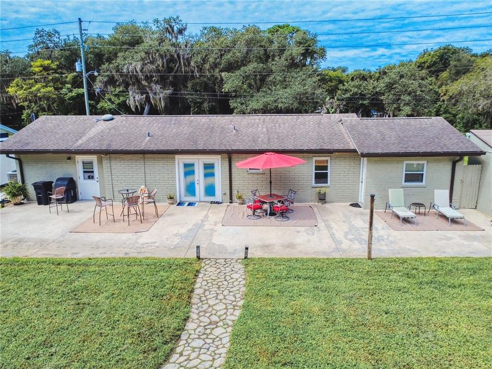 For Sale: $375,000 (3 beds, 2 baths, 1469 Square Feet)