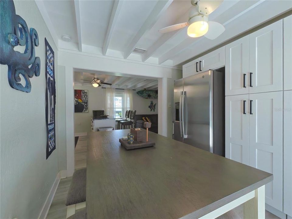 For Sale: $375,000 (3 beds, 2 baths, 1469 Square Feet)