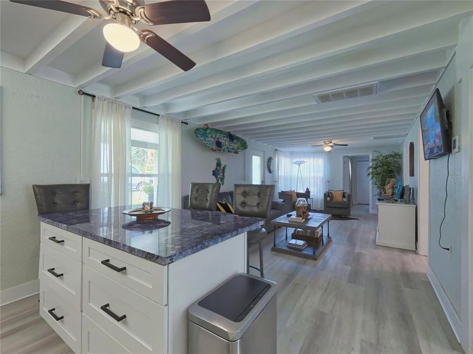 For Sale: $375,000 (3 beds, 2 baths, 1469 Square Feet)