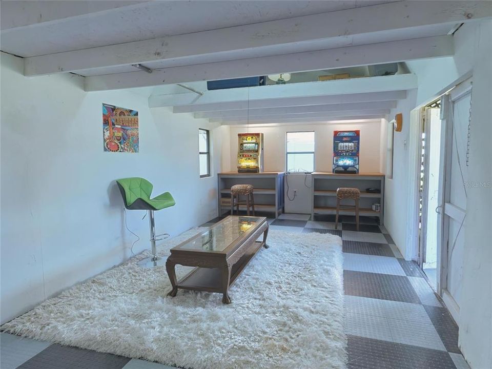 For Sale: $375,000 (3 beds, 2 baths, 1469 Square Feet)