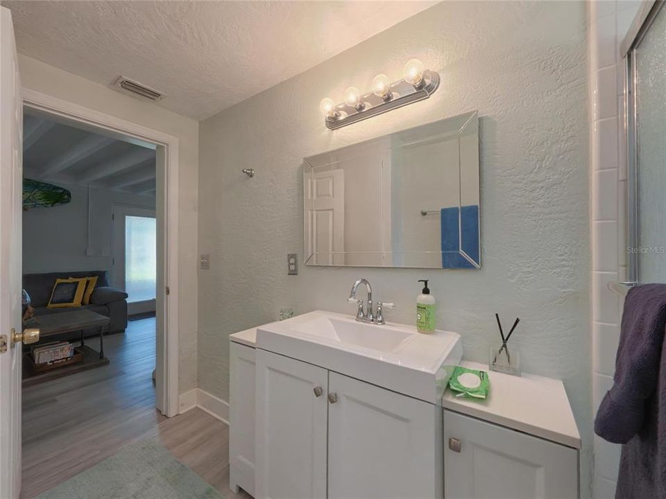 For Sale: $375,000 (3 beds, 2 baths, 1469 Square Feet)