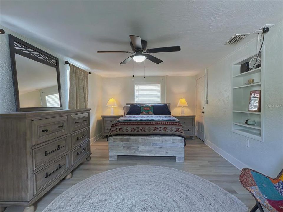 For Sale: $375,000 (3 beds, 2 baths, 1469 Square Feet)