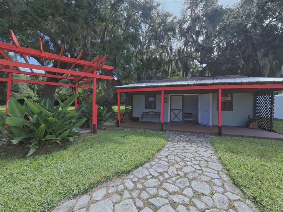 For Sale: $375,000 (3 beds, 2 baths, 1469 Square Feet)