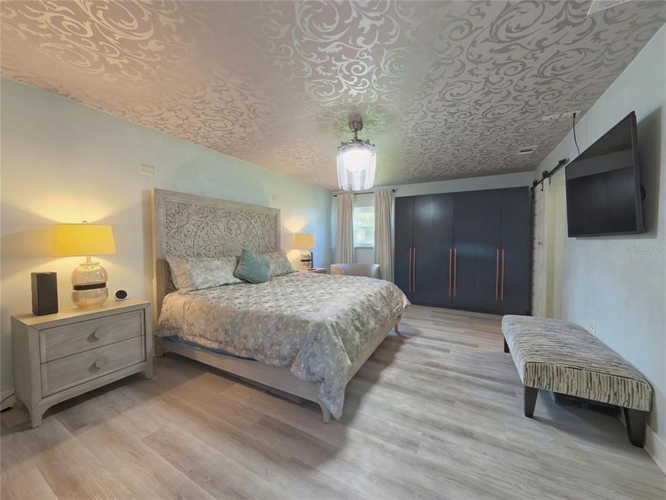 For Sale: $375,000 (3 beds, 2 baths, 1469 Square Feet)