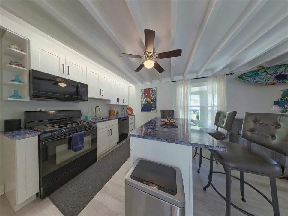 For Sale: $375,000 (3 beds, 2 baths, 1469 Square Feet)