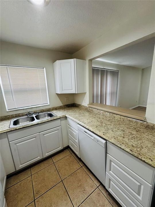 En Venta: $269,900 (3 camas, 2 baños, 1228 Pies cuadrados)