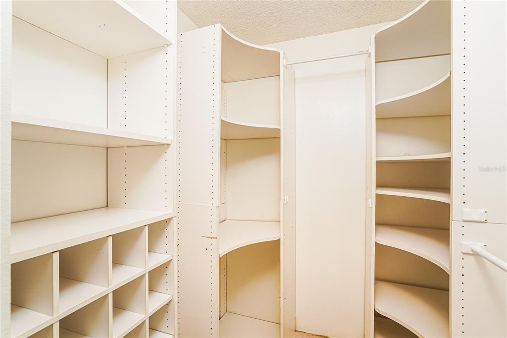 For Rent: $2,000 (3 beds, 2 baths, 1740 Square Feet)