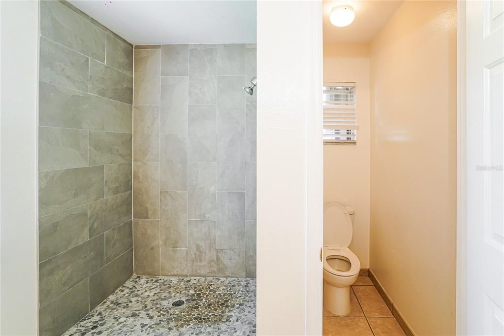 For Rent: $2,000 (3 beds, 2 baths, 1740 Square Feet)