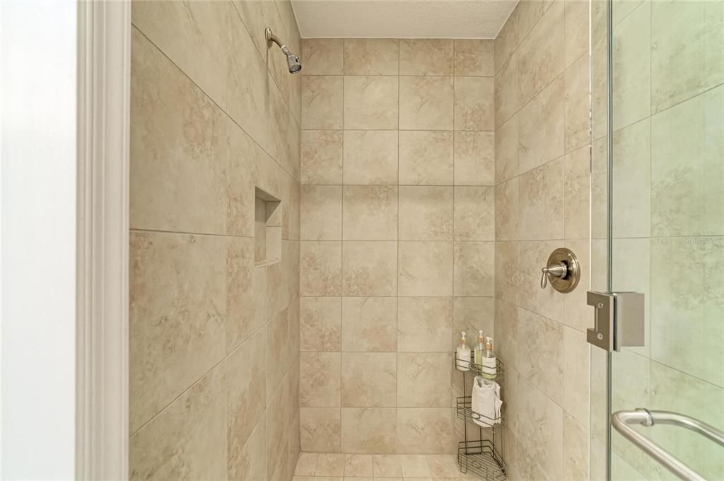 En Venta: $575,000 (2 camas, 2 baños, 1456 Pies cuadrados)