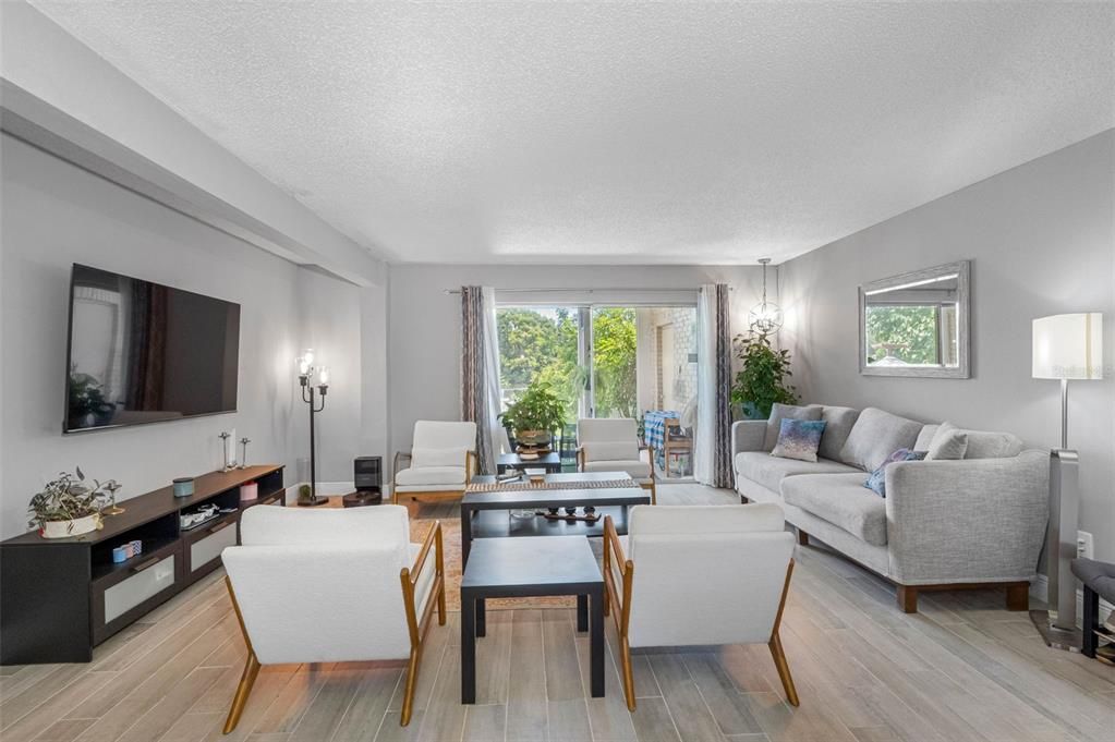 For Sale: $239,000 (3 beds, 2 baths, 1363 Square Feet)